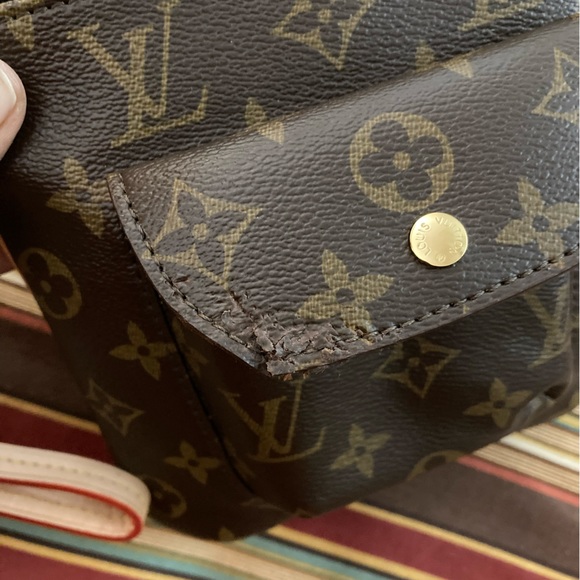 Louis Vuitton Monogram Partition Wristlet/Clutch - Picture 6 of 16